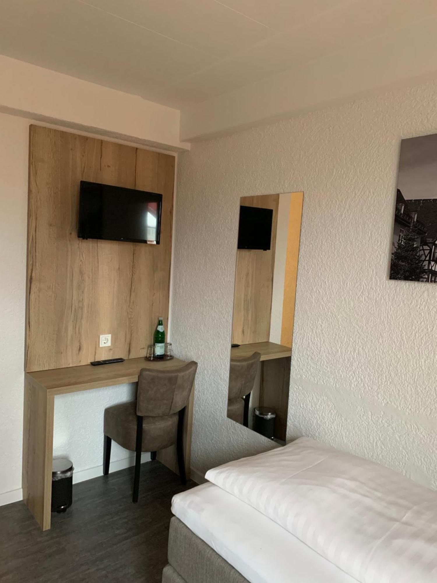 Hotel B4 Limburg an der Lahn Zimmer foto